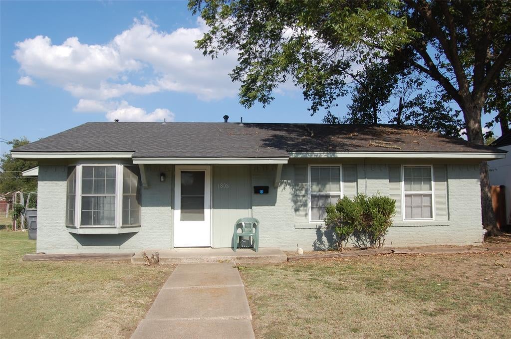 1808 Western Park Dr, Dallas, TX 75211