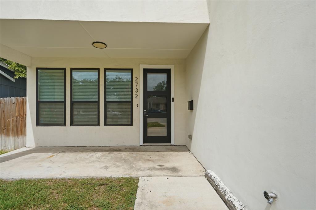 2732 Livingston Ave, Fort Worth, TX 76110 photo