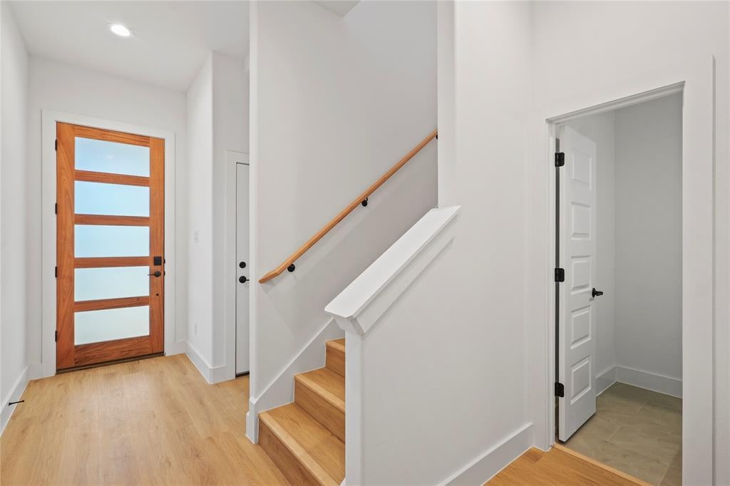 2210 Bethurum, Dallas, TX 75215 photo