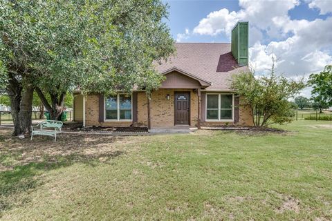 Single Family Residence in Aurora TX 609 Airfield Road.jpg