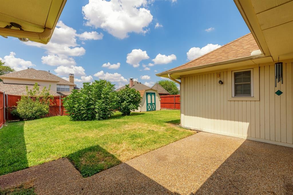 2526 Willowdale Dr, Carrollton, TX 75006 photo