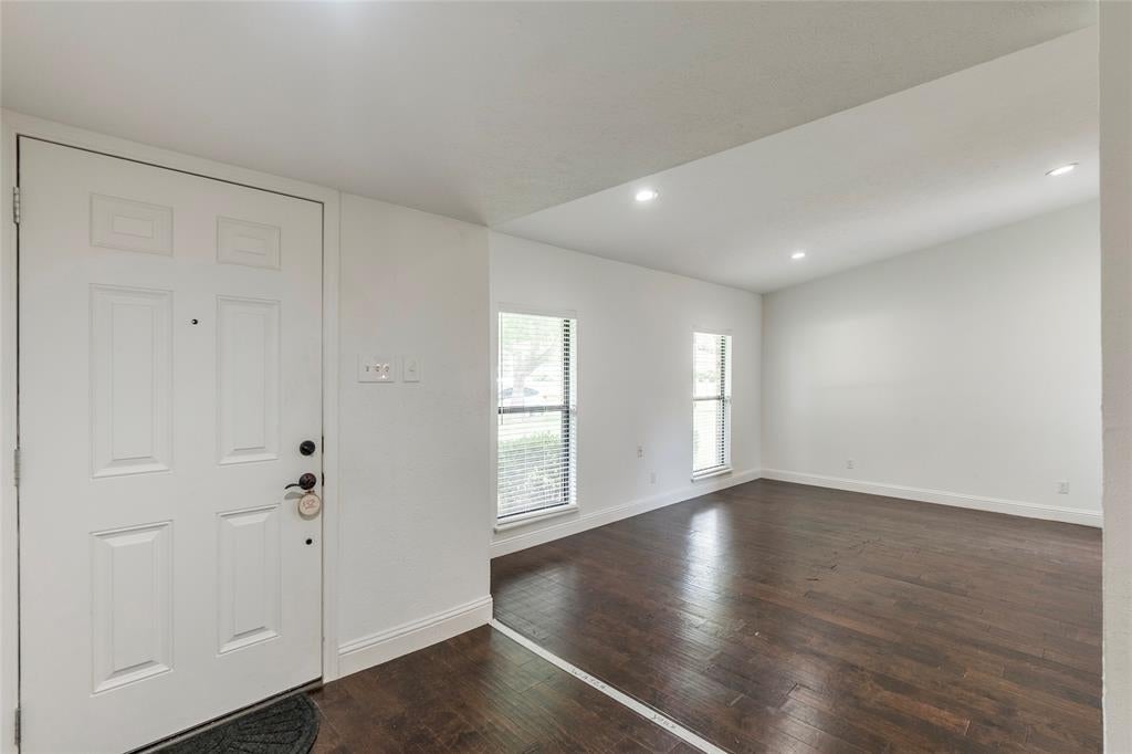 2004 White Ash Rd, Carrollton, TX 75007 photo