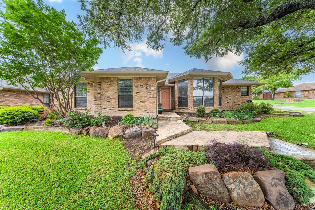 1500 Sunnyslope Dr, Carrollton, TX 75007