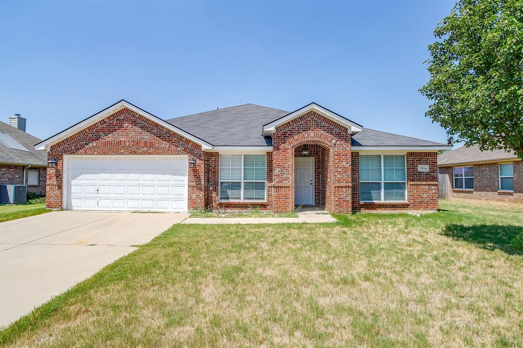 2214 Taylor Dr, Weatherford, TX 76087