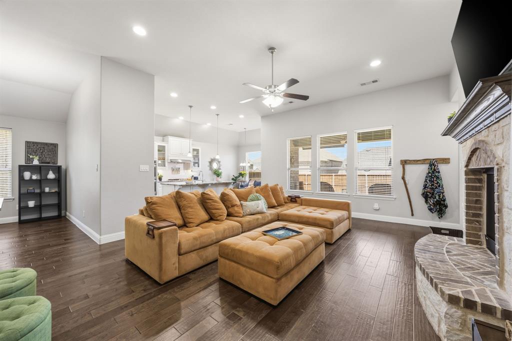 9901 Trinity Dr, Little Elm, TX 75068 photo