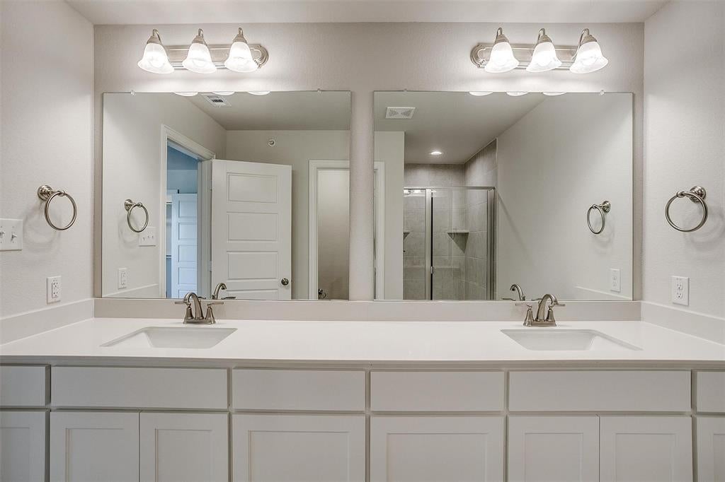 815 Homeplace Cir, Mansfield, TX 76063 photo