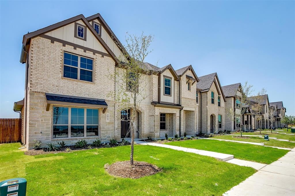 815 Homeplace Cir, Mansfield, TX 76063 photo