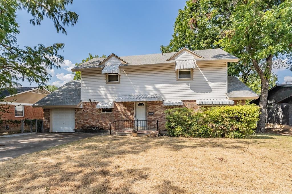 1313 Killian Dr, Arlington, TX 76013