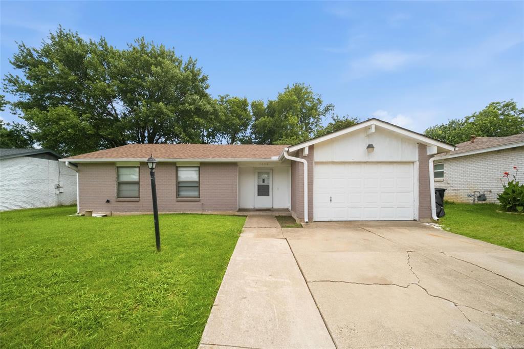 1606 Natches Dr, Arlington, TX 76014