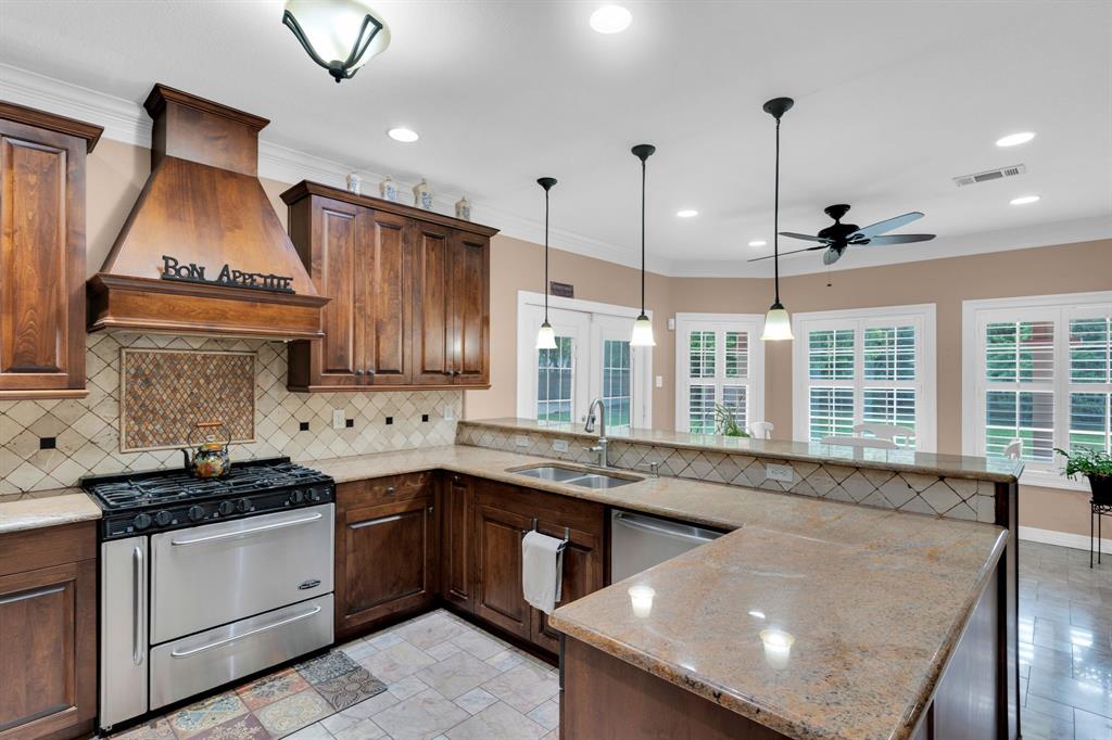 2724 Prairie Acres Cv, Cedar Hill, TX 75104 photo