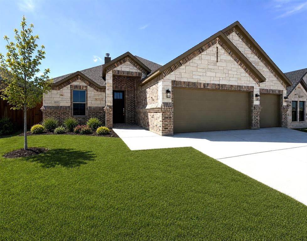 2005 Belle Lagos Ln, Cleburne, TX 76033