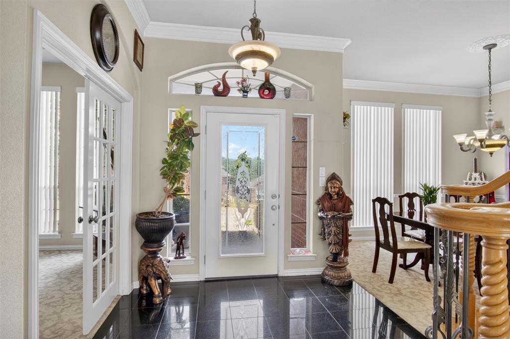 2416 Park Run Dr, Arlington, TX 76016 photo
