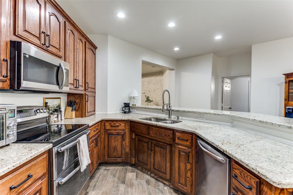 101 Oakwood Dr, Weatherford, TX 76086 photo