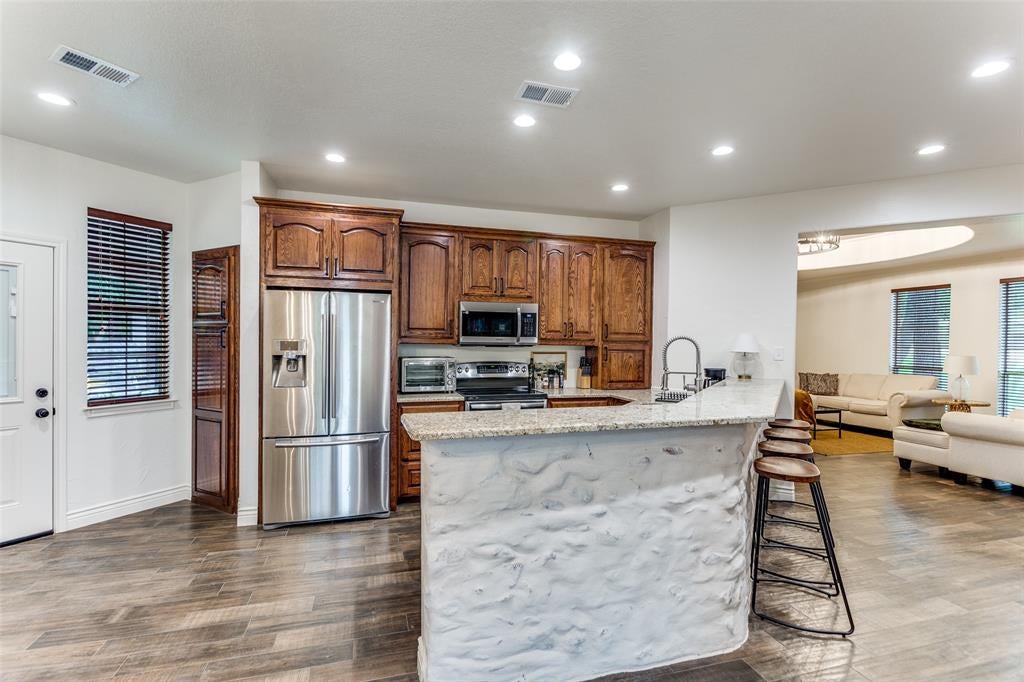 101 Oakwood Dr, Weatherford, TX 76086 photo