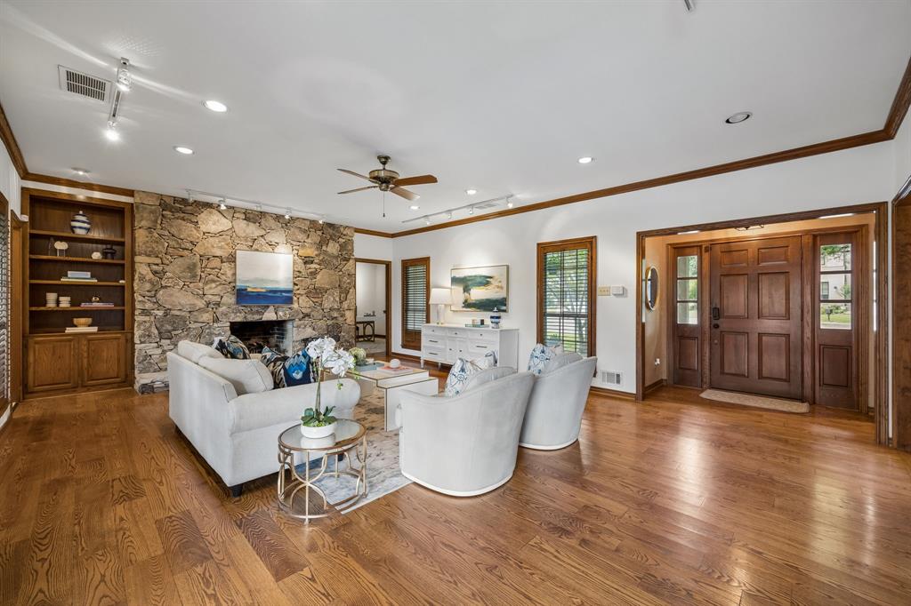 9624 Greensprint Dr, Dallas, TX 75238 photo