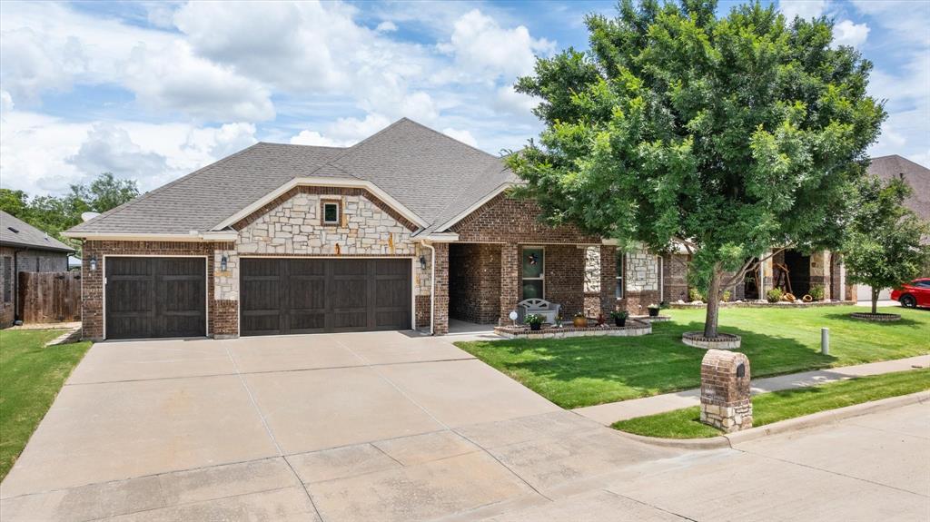 340 Canadian Ln, Burleson, TX 76028