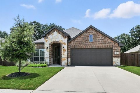 Single Family Residence in Azle TX 221 Gardenia Drive.jpg