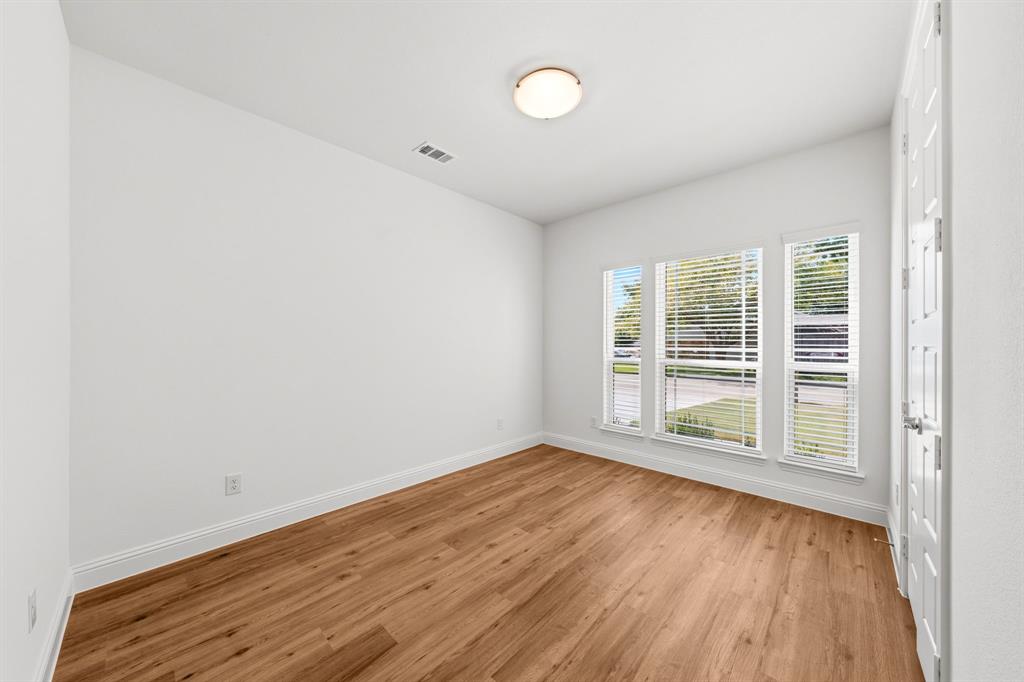 819 Beverly Dr, Grapevine, TX 76051 photo
