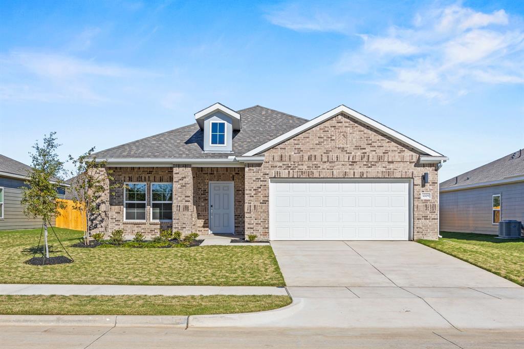 1009 Park Oak Ln, Crowley, TX 76036