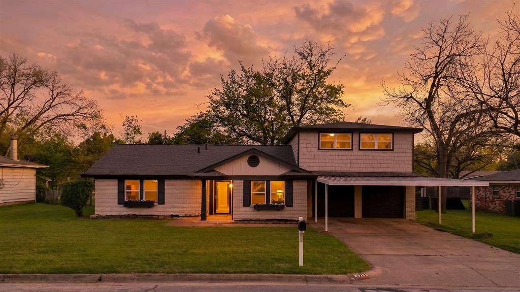 1213 Walker Dr, Hurst, TX 76053