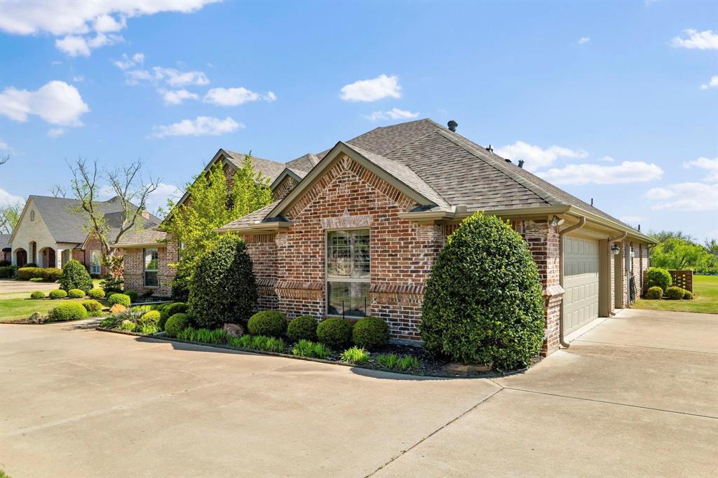 5609 Flagstick Dr, Granbury, TX 76049 photo