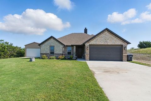 Single Family Residence in Weatherford TX 216 Timber Valley Court.jpg