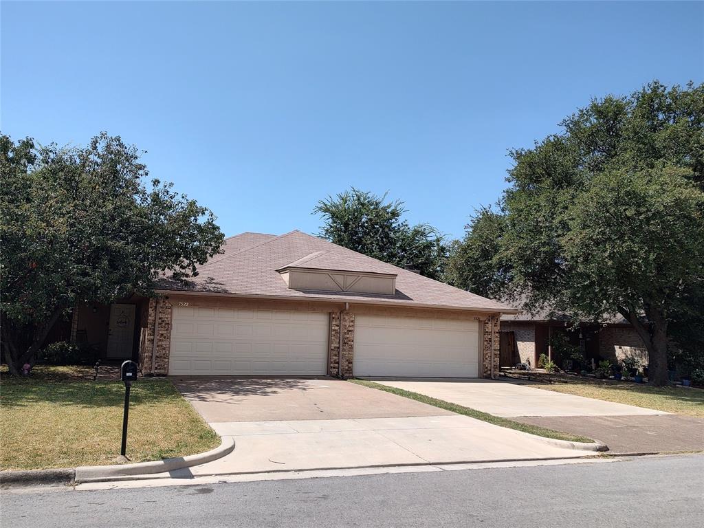 7520 April Ln, North Richland Hills, TX 76182