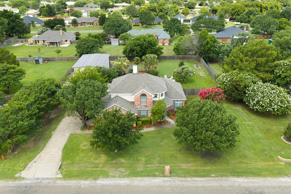 1110 Hampshire Dr, Waxahachie, TX 75165