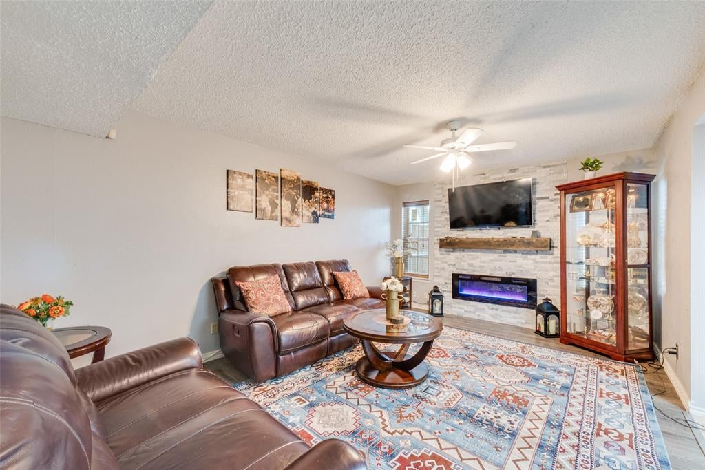 527 Towne House Ln, Richardson, TX 75081 photo