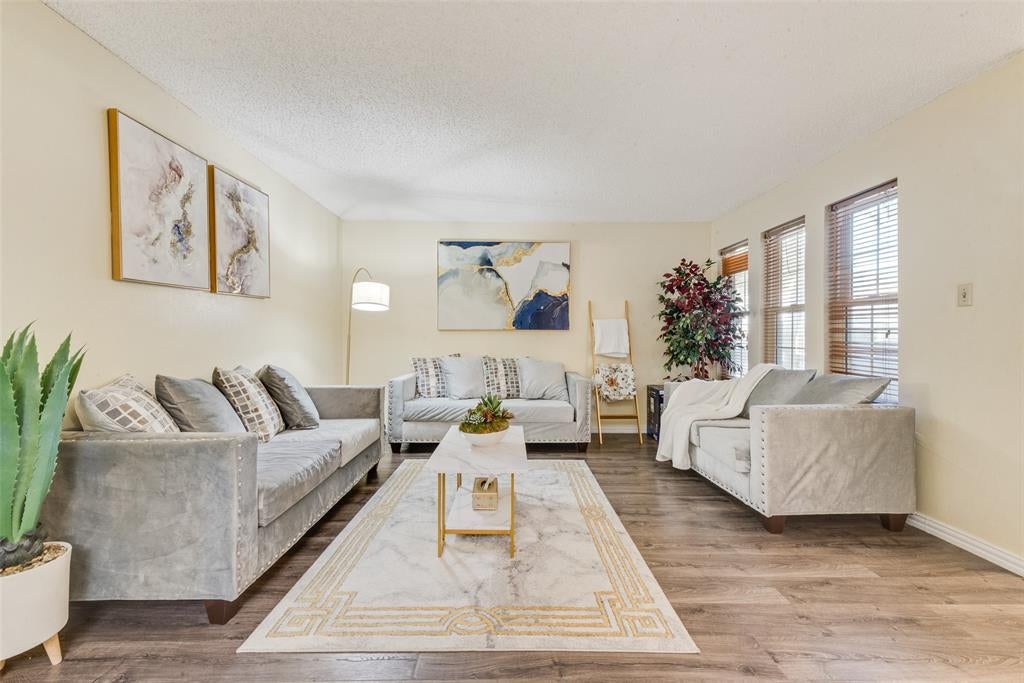 527 Towne House Ln, Richardson, TX 75081 photo