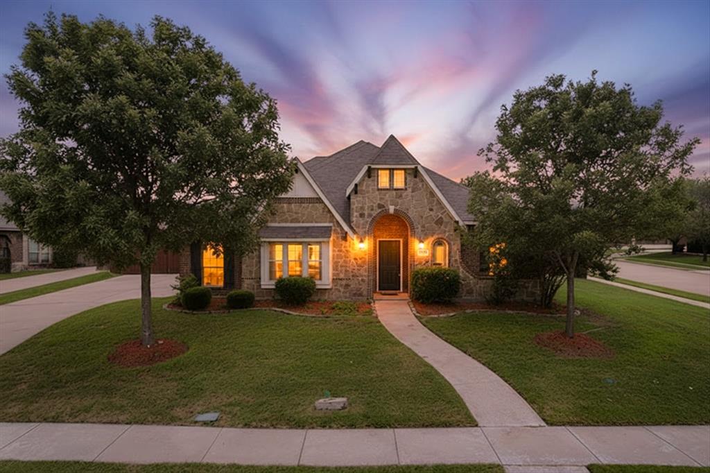 6633 Meadow Glen Dr, Midlothian, TX 76065