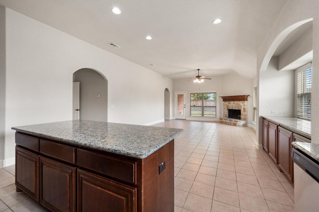 6633 Meadow Glen Dr, Midlothian, TX 76065 photo