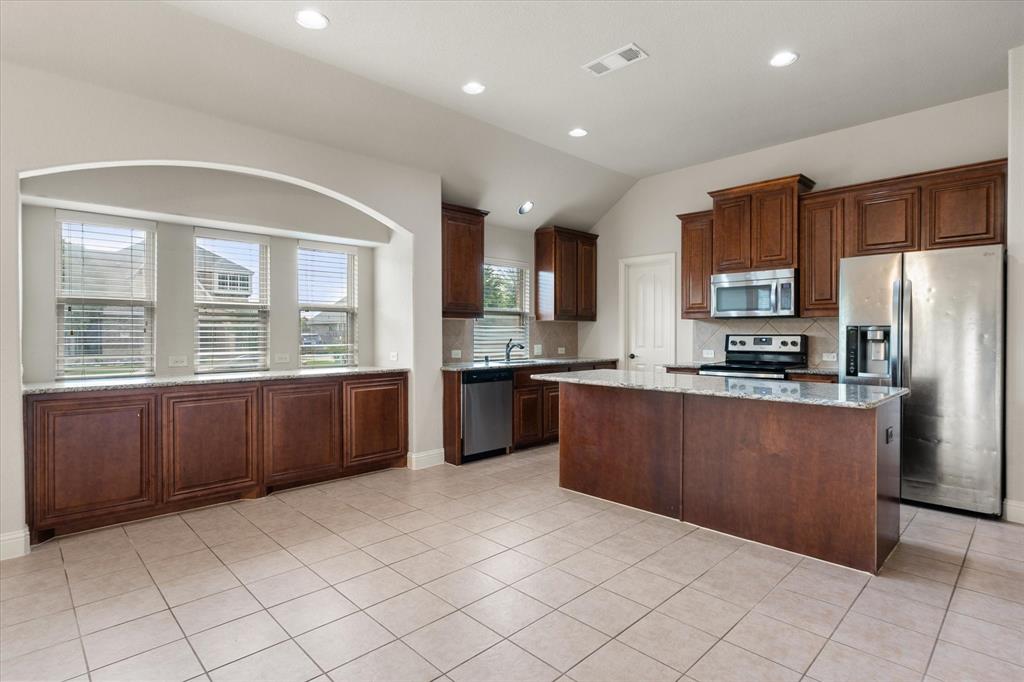 6633 Meadow Glen Dr, Midlothian, TX 76065 photo