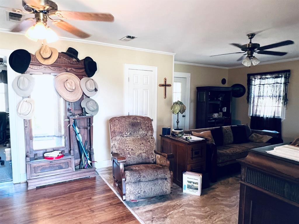 706 County Road 4599, Boyd, TX 76023 photo