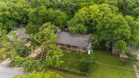 Single Family Residence in Azle TX 208 Shoreline Drive 8.jpg