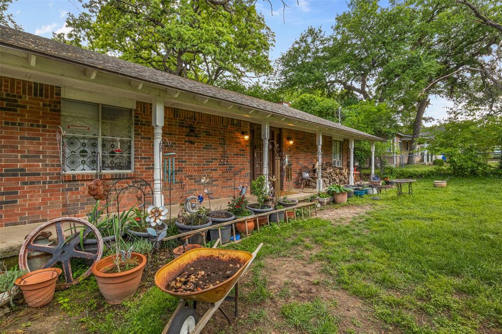 Single Family Residence in Azle TX 208 Shoreline Drive 1.jpg