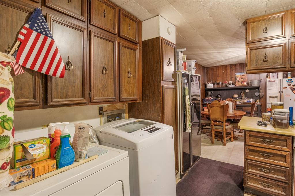 Single Family Residence in Azle TX 208 Shoreline Drive 18.jpg