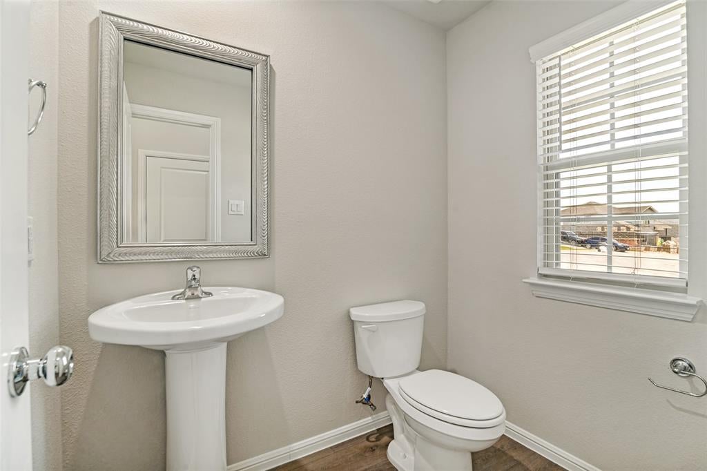 1801 Hazer Ln, Mesquite, TX 75149 photo