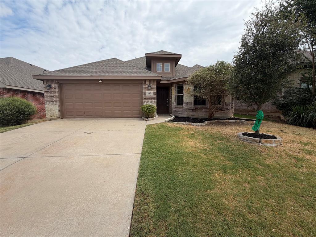 11813 Bellegrove Rd, Burleson, TX 76028