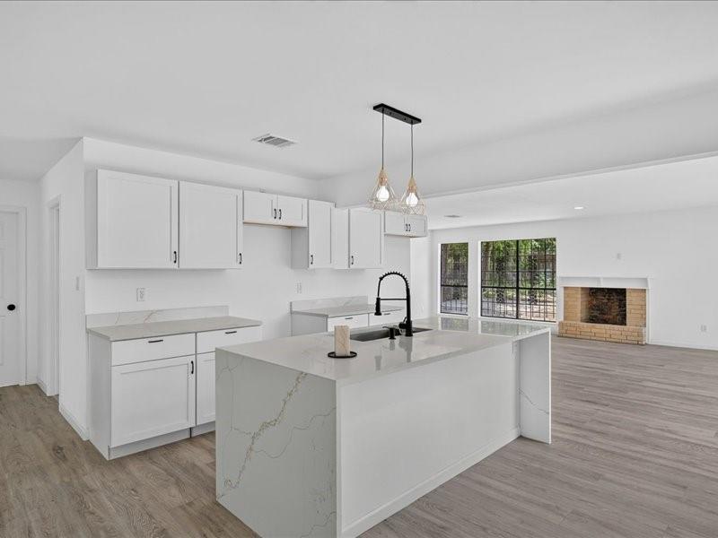 2402 Overton Rd, Dallas, TX 75216