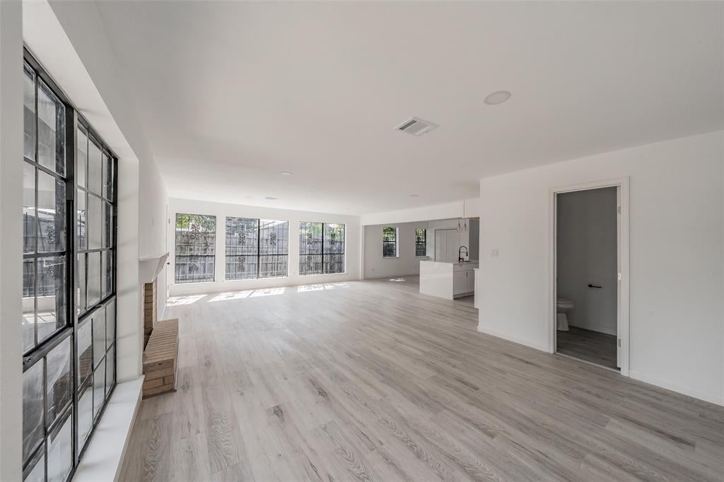 2402 E Overton Rd, Dallas, TX 75216 photo