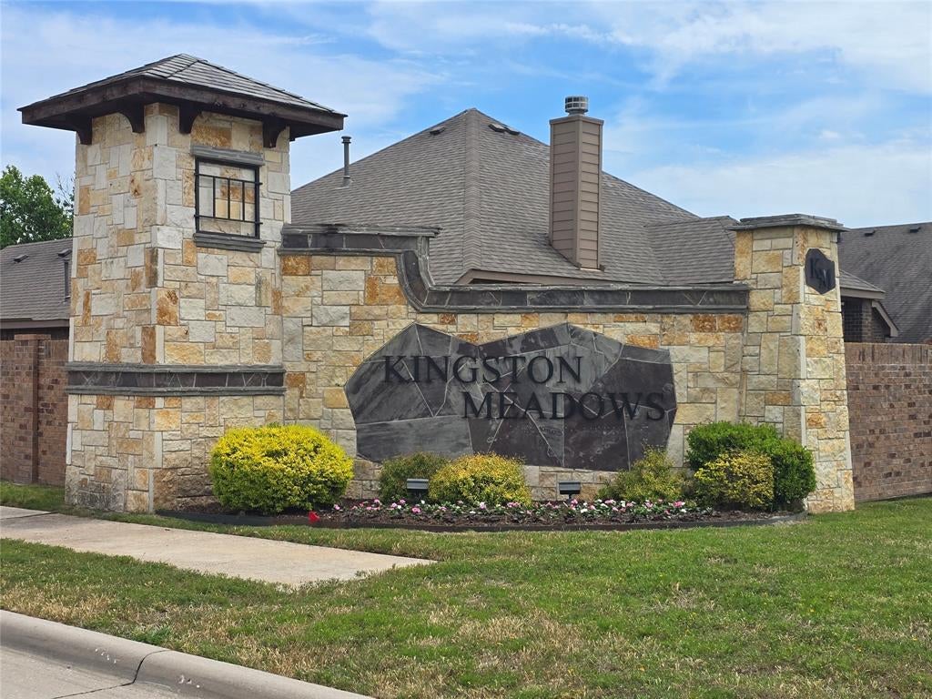 1300 Bellingham Cir, Glenn Heights, TX 75154 photo