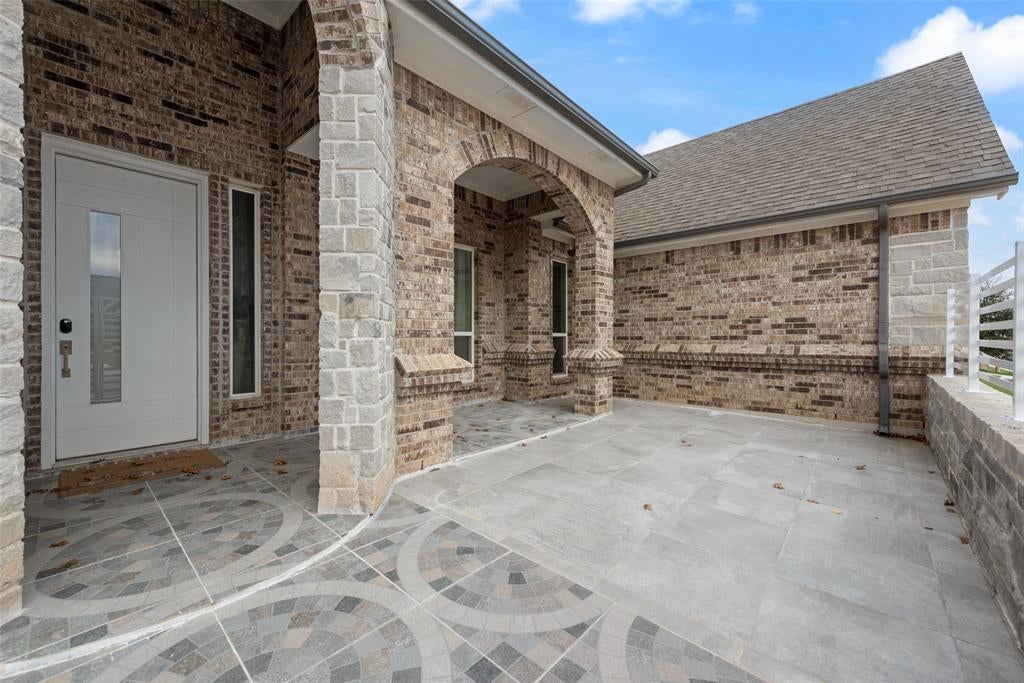 1424 Silent Spring Dr, Fort Worth, TX 76052 photo