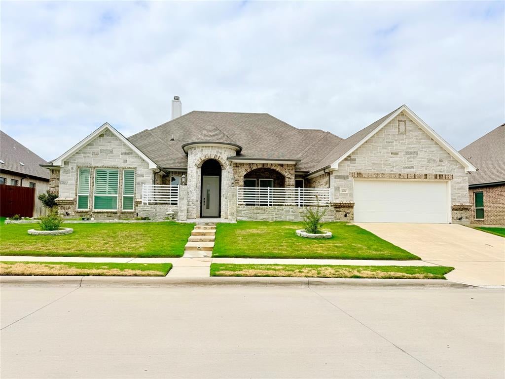 1424 Silent Spring Dr, Fort Worth, TX 76052