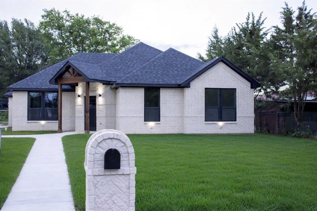 2212 Lakeshore Ln, Glenn Heights, TX 75154 photo