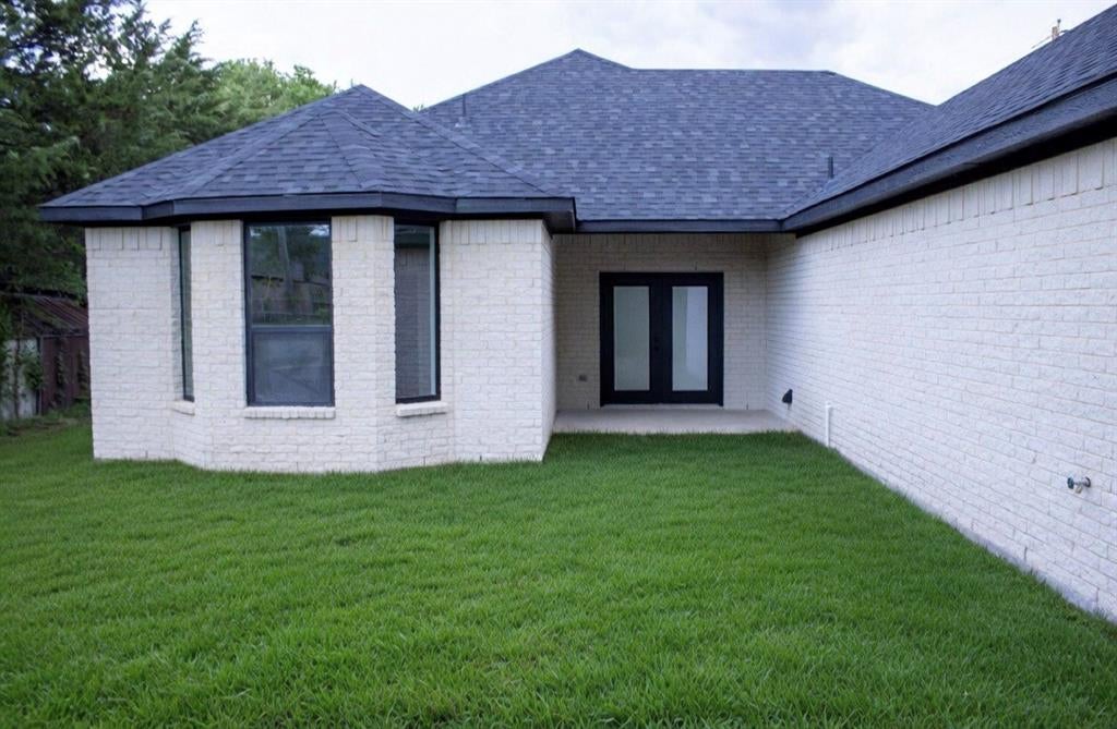 2212 Lakeshore Ln, Glenn Heights, TX 75154 photo