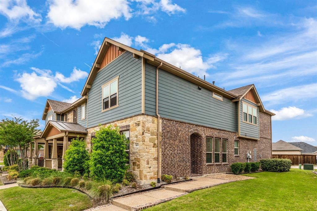 4611 Smokey Quartz Ln, Arlington, TX 76005 photo