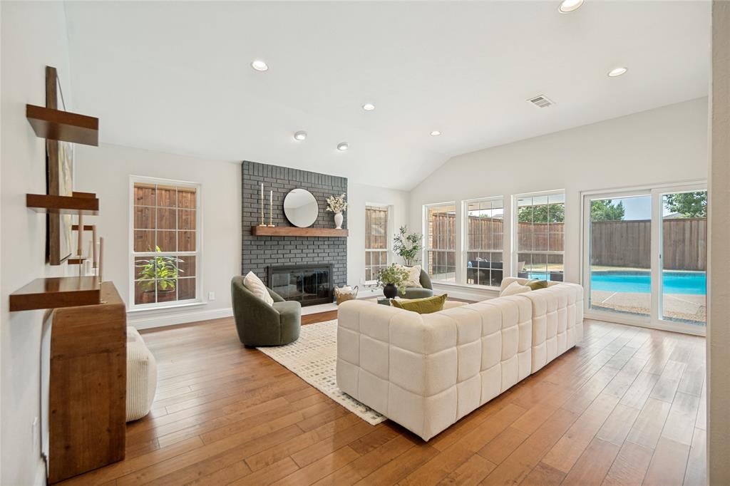 6204 La Cosa Dr, Dallas, TX 75248 photo