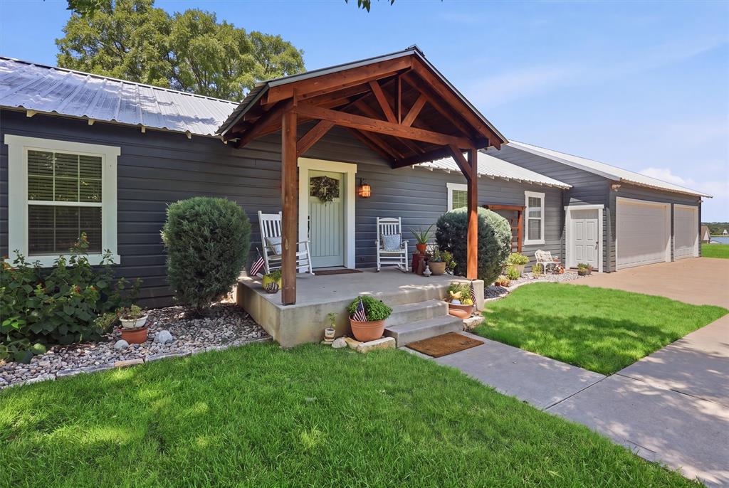 1313 Porter Ct, Granbury, TX 76048