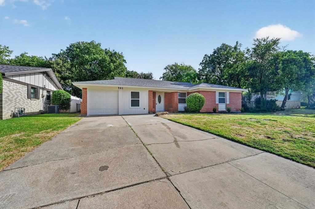301 E Fuller Dr, Euless, TX 76039 photo